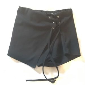 🌸1 HOUR SALE🌸 Boohoo skort !